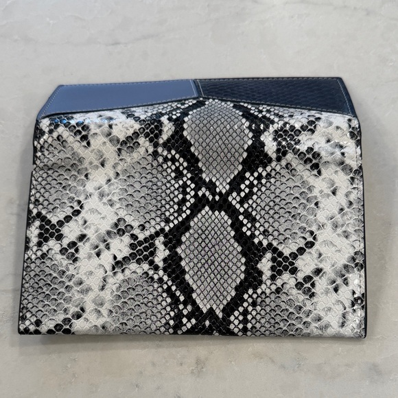 Elegant Blue and Gray Eyeglass Case - Picture 2 of 5